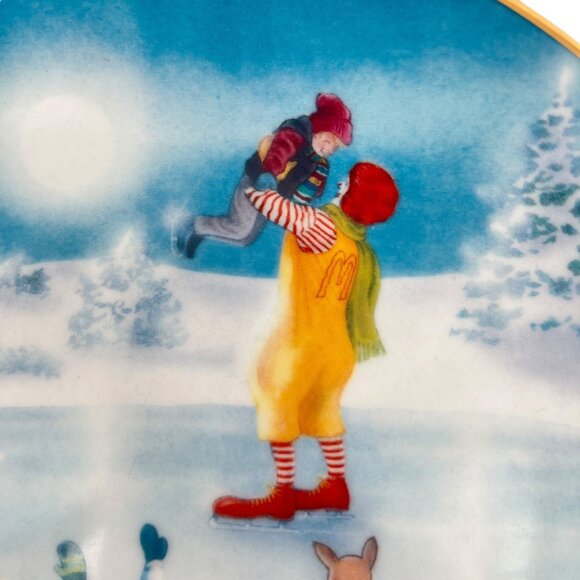 Ronald McDonald Ice Skating Winter Vintage Limited Edition Collectible Plate - Picture 5 of 9